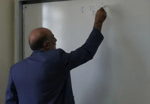 دبیرستان شاهد شهید مهدی حکمت 2