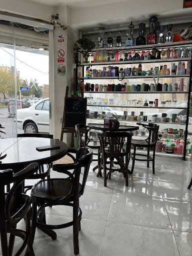 کافه میرا