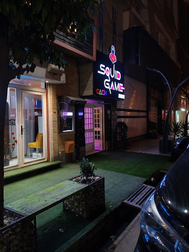 کافه گیم اسکویید گیم/ cafe squid game