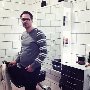 آرایشگاه مردانه کارنیک