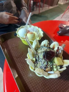 بستنی بهشاد