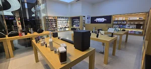 اپل استور هیلاتل