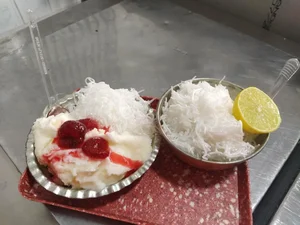 کافه دهه شصت 3