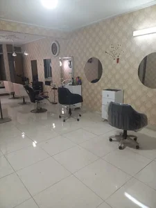 آموزشگاه آرایشگری مردانه امیر خلعت بری