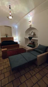 اقامتگاه خانم تاج