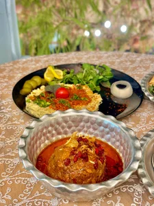 کافه حوالی- خانه تاریخی پیشه وران