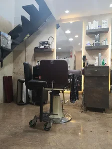 آرایشگاه مردانه باربر 5