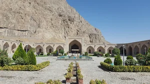سنگ نوشته بیستون