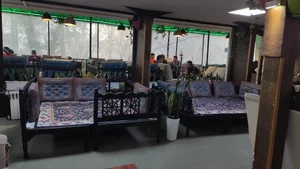 کافه رستوران کوچه باغ 4