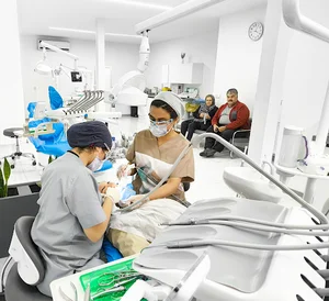 مطب دندانپزشکی دکتر نیوشا حسینی