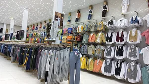 فروشگاه بزرگ پوشاك حاتم