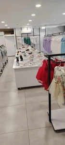 فروشگاه پوشاک کودک و نوجوان لیو 4