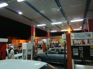 پمپ بنزین صادقی