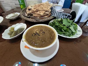 ناریکده دایی اکبر - کافه ایراندخت