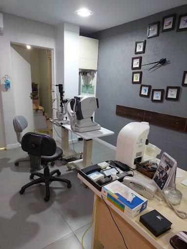مطب چشم پزشکی دکتر مهاجر