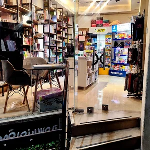 کتاب فروشی فندق