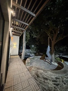 خانه باغ زنبق