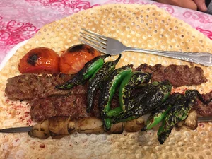 کبابی یاران