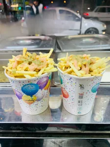 آبمیوه و بستنی آبمیوه‌چی 5