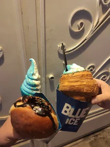 بستنی بلو