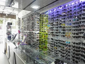 عینک فروشی سایه