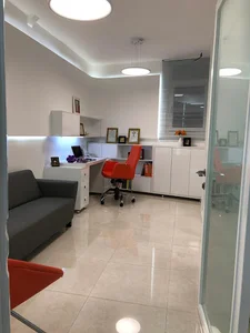 دکترمحمد مهدی شیری(دندانپزشک ترمیمی و زیبایی)