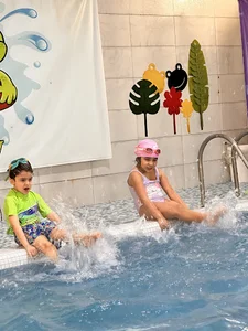 آکادمی تهران تپش(مهد شنای لاکی)