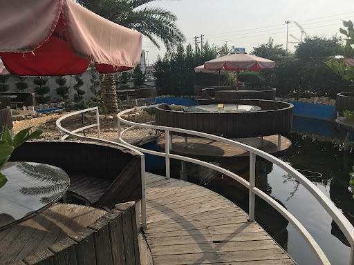رستوران قصر ماهی