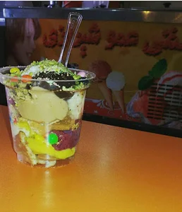 فالوده و بستنی عمو شیرازی