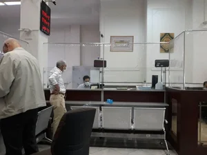نصب طلق و شیشهٔ جداکننده و پردهٔ مگنتی در امامت 4
