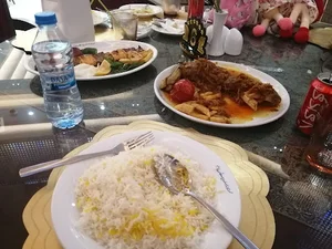 رستوران برج سفید