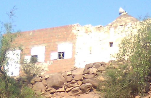 مسجد القبه الاثريه ضنع