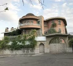 لطفا دیدگاه خود را بنویسید! ] - خانه ای در تهران - آدرس: جردن، خیابان مریم  - دهه ساخت: لطفا راهنمایی کنید! - معمار: ؟ - عکاس: شقایق مهرزاد | @