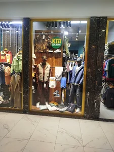 فروشگاه زنانه و مردانه کیا مد
