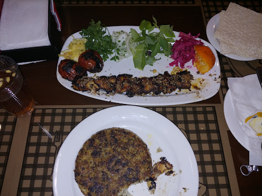 رستوران آقای ماهیچه