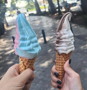 آبمیوه و بستنی خواجو