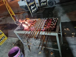 کافه و کبابی حاج بربر