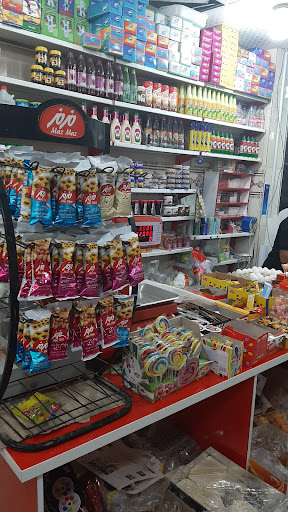 فروشگاه موادغذایی جهان حاجت پور