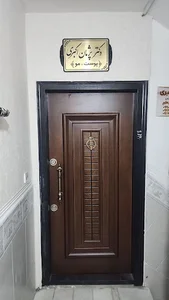 مطب دکتر پژمان اکبری پوست مو لیزر