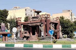 میدان چهارباغ