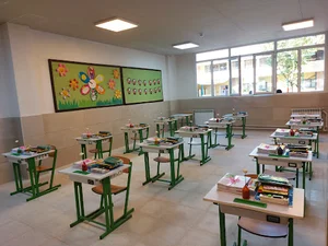 دبستان دخترانه غیردولتی روشنگر 1