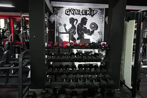 باشگاه بدنسازی اکیپ