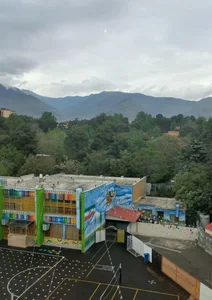 دبستان پسرانه طلایه داران چهار 2