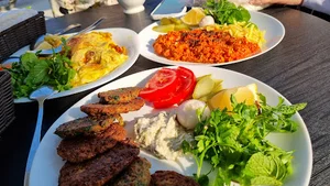 کافه رستوران ویستا