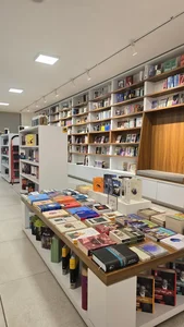 کتابفروشی هفت داستان