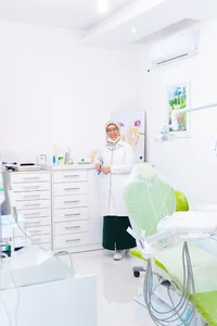 مطب دکتر مریم بوجارپور ( متخصص جراح لثه و ایمپلنت )