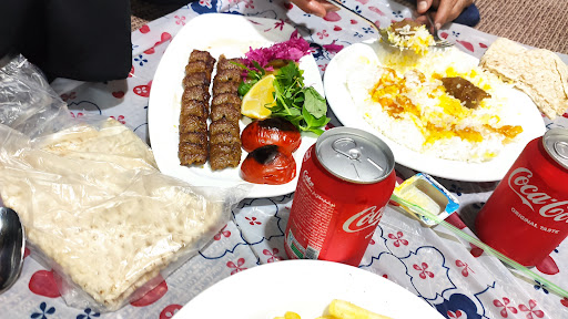 رستوران-مجموعه پذیرایی گل انارمیبد