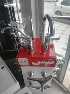 کاشی و سرامیک خراشادی