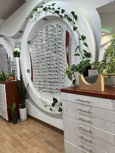 کلینیک اپتومتری نادری