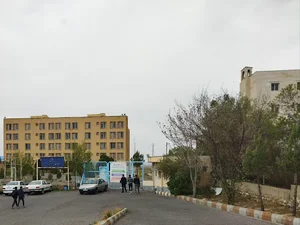 جلوی در حراست خوابگاه المهدی